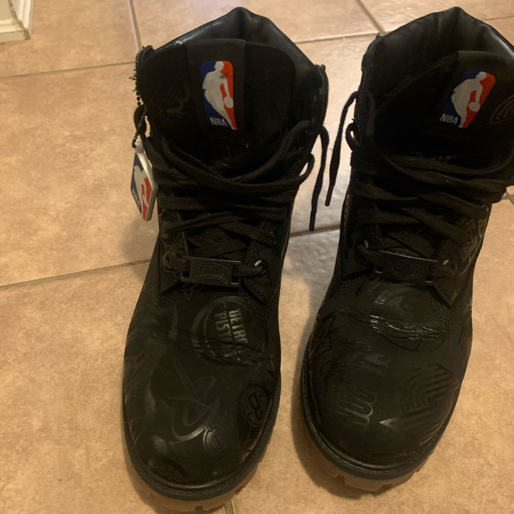 NBA TIMBERLANDS - Picture 4 of 4
